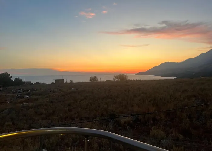 Noah'S Home Himare