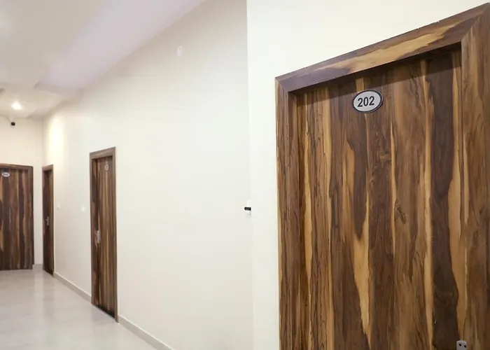 Hotel Keshavam Inn Mathura