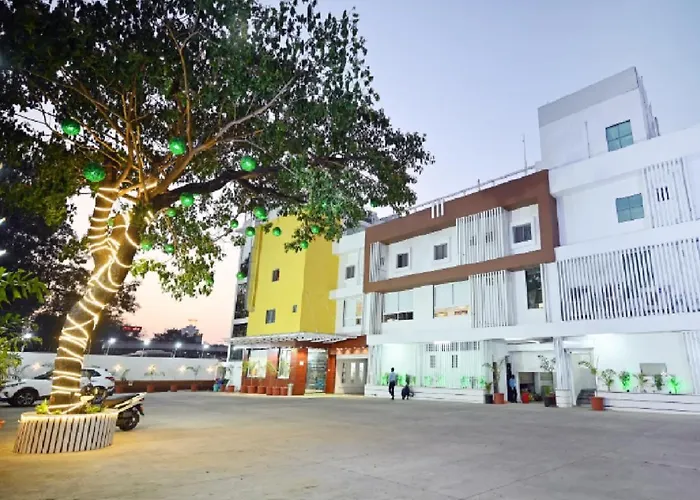 The Sky Land Hotel & Restaurant Tuljapur