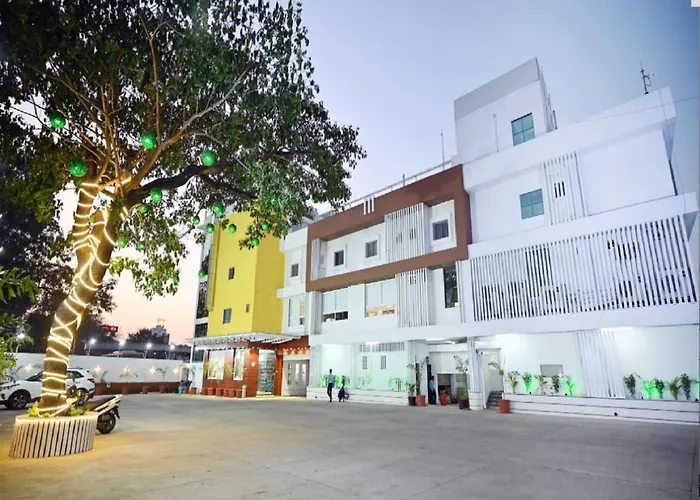 The Sky Land Hotel & Restaurant Tuljapur