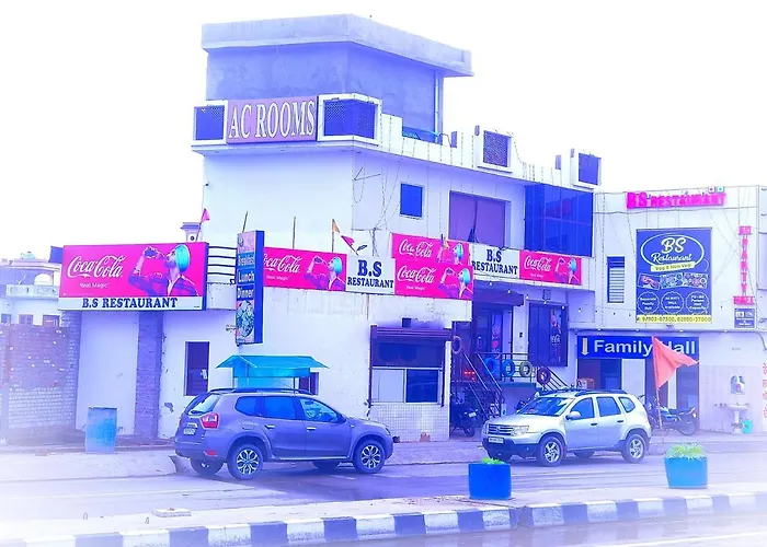 BS Restaurant & Rooms: Family-Friendly Stay on Phagwara-Chandigarh Bypass