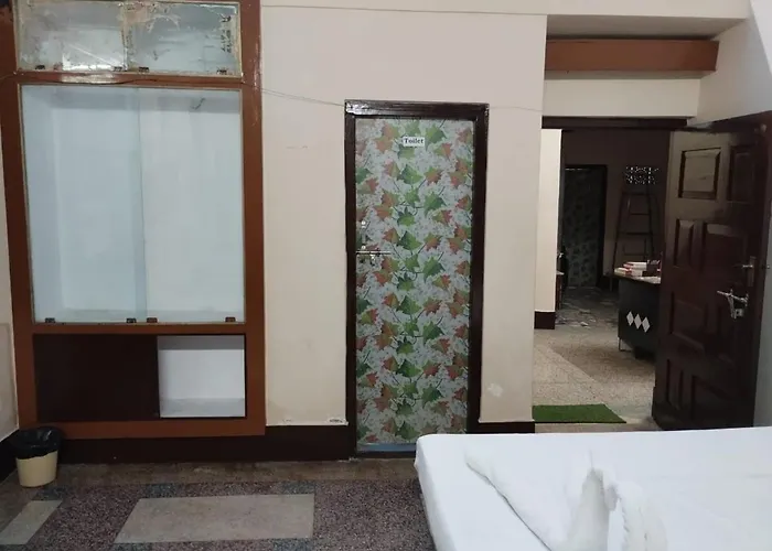 Shree Rameshwar Plaza Hotel Varanasi