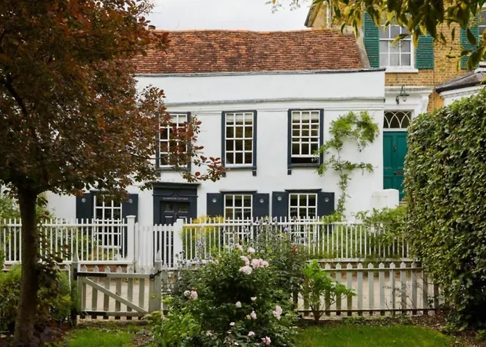 Clarendon Cottage Enfield
