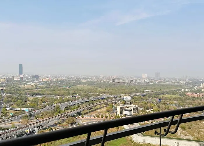21St Floor Skystudio Suite With Balcony New Delhi