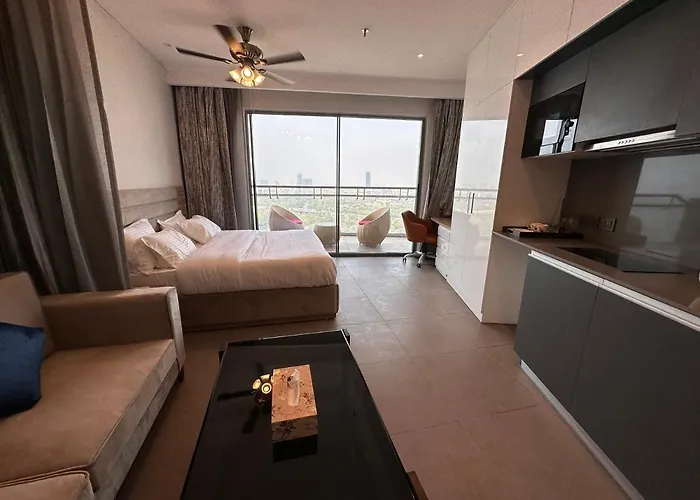 21St Floor Skystudio Suite With Balcony New Delhi
