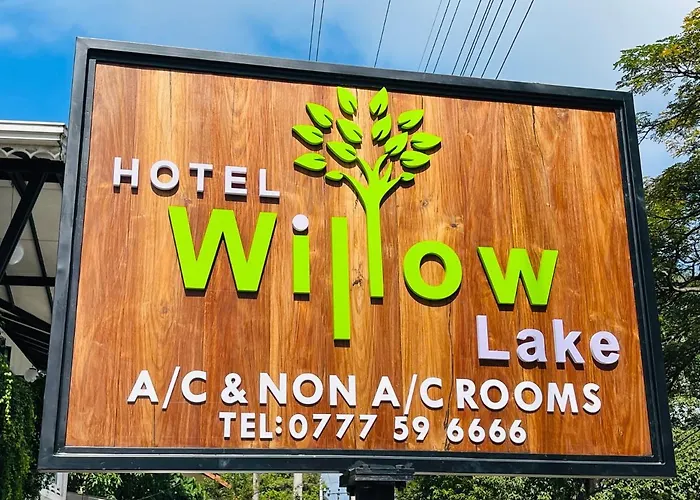 Hotel Willow Lake Kurunegala