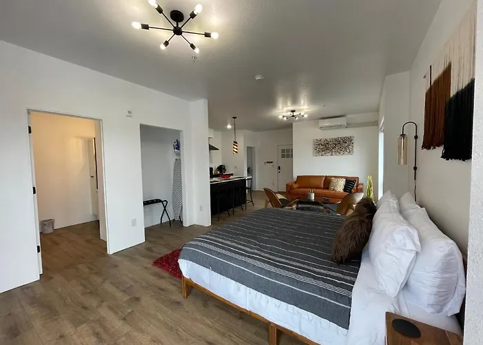 Hotel Iconica White Salmon