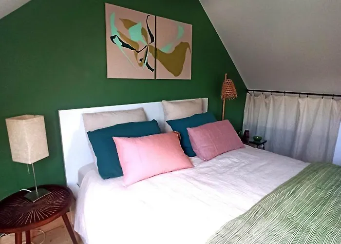 Chambre dans atelier d'artiste Le Mans
