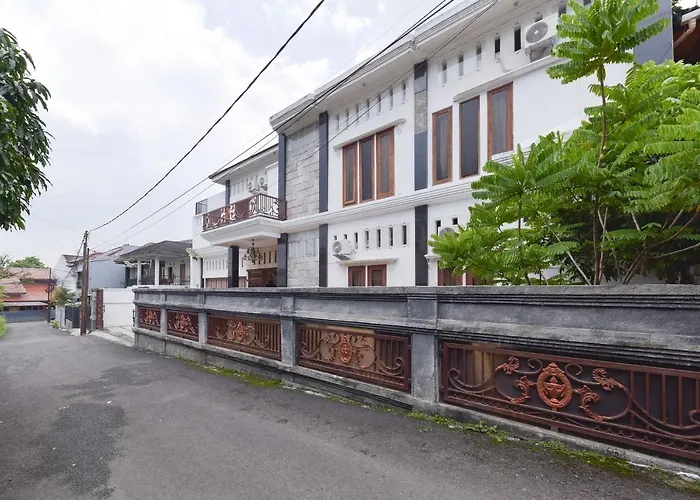 RedDoorz Syariah near Dago Pakar 2 Hotel Bandung