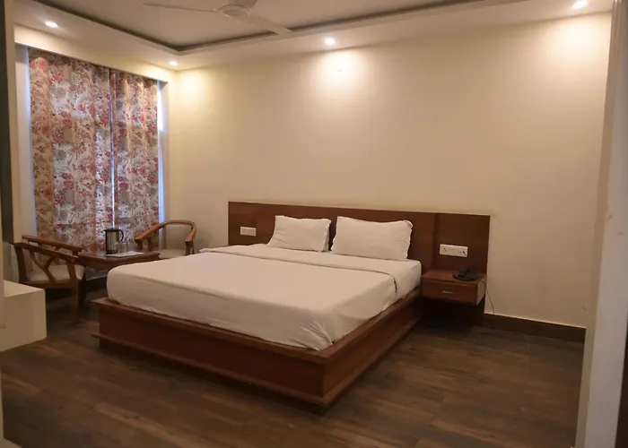 Hotel Apple Blossom 2 Minutes Walking From Mall Road Manali 