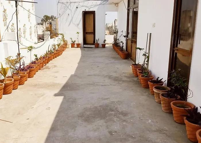White House Luxury Rooms - Loved By Travellers, Couples, Corporates Jalandhar