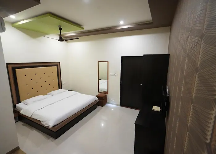 Hotel Ravi Residency Nadiad