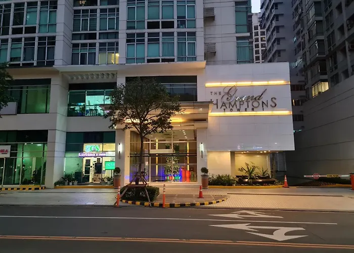 Huge Condo Unit Near Burgos Circle, St Lukes, Shangri-La - P Hamptons T1 Makati City