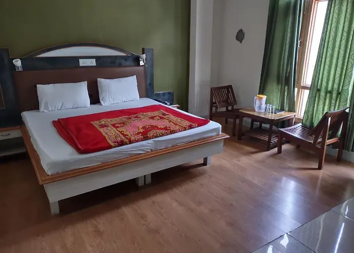 Mahesh Hotel Rampur 