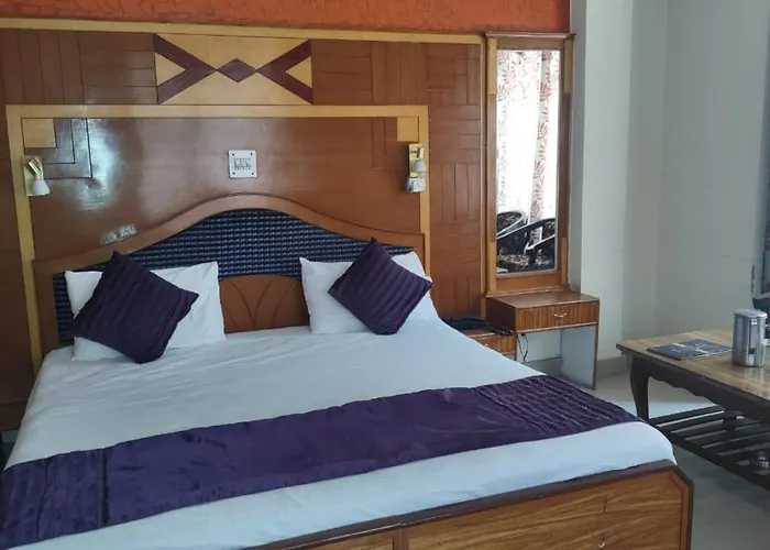 Mahesh Hotel Rampur 