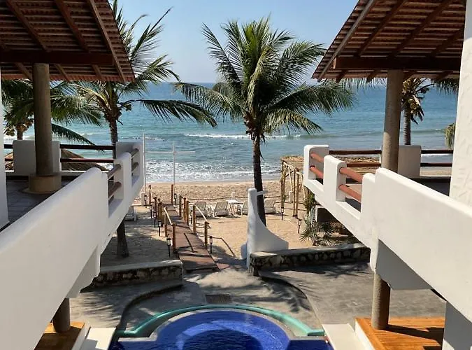 Bed and Breakfast Casa Faro Troncones