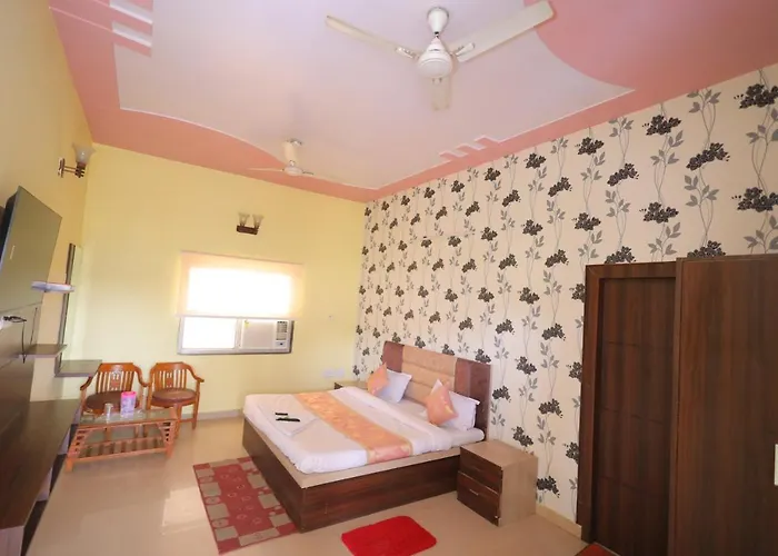 Hotel Mukund Priya- Near Krishna Janam Bhoomi Mathura