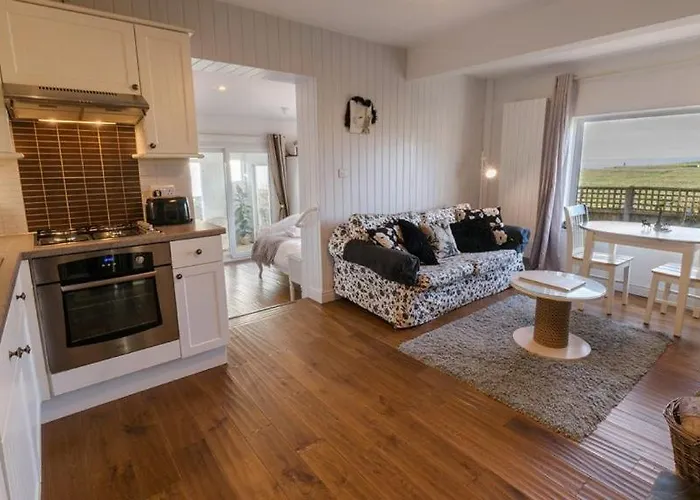 Chesil Beach Lodge Burton Bradstock Dorset Dt64Rj Bridport