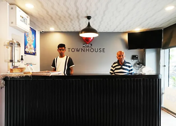 Hotel Townhouse At Udaipur City Railway Station