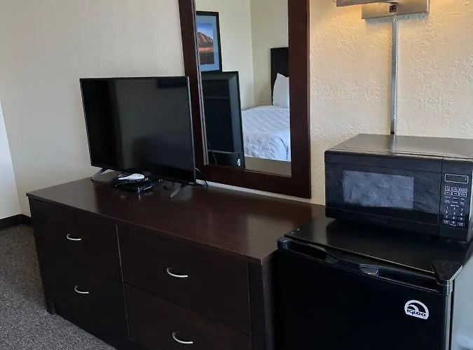 Ambassador Inn "Weekly Rate Available" Perryton