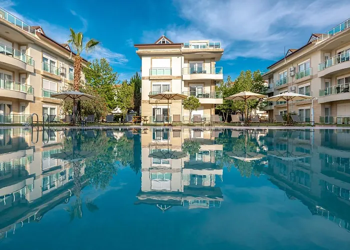 Belek Deluxe Suit
