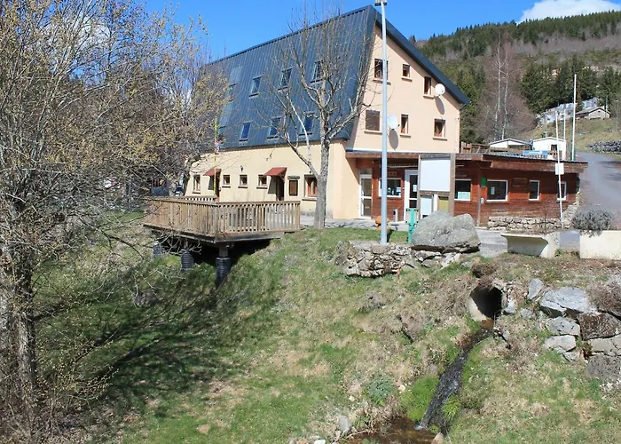 Camping Hôtel Les Airelles Montagne Ardéchoise Saint-Cirgues-en-Montagne