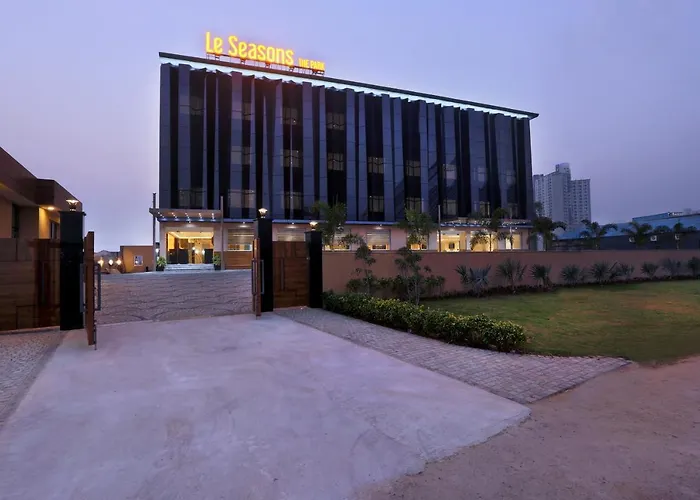 Hotel Le Seasons Park Greater Noida
