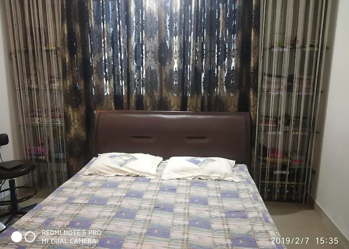 Royal Nest 3 Bhk Suites As Mundhwa
