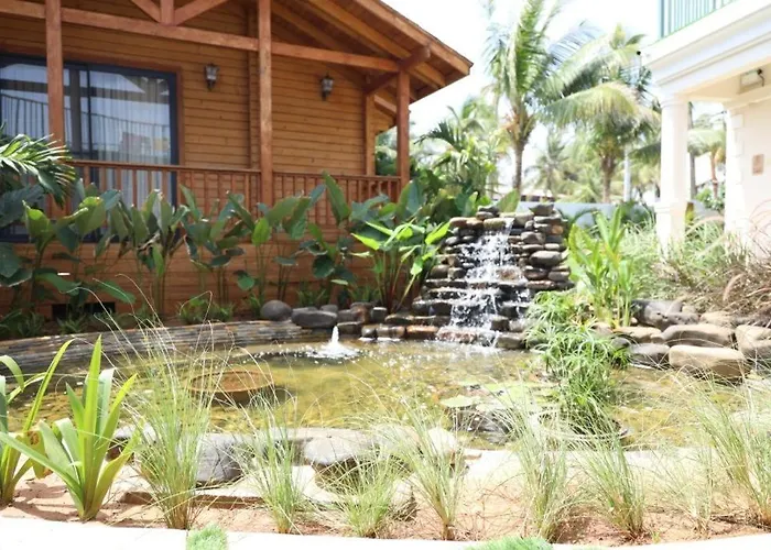 Foxoso Aaristo Baga Beach Resort