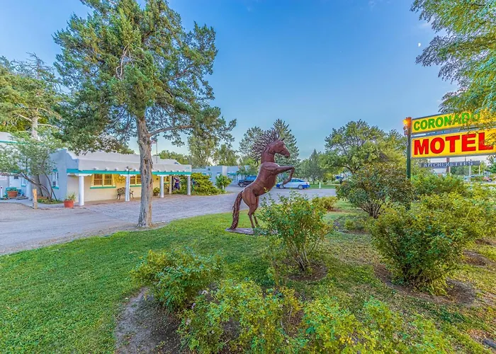 Cornado Motel -Nostalgic Adobe Motel- Pueblo