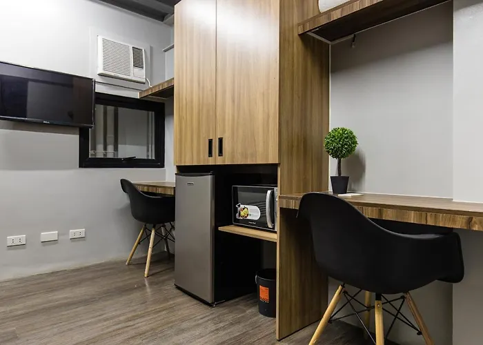 District Inn Makati City