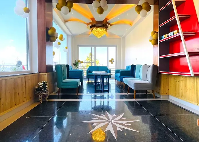 Hotel Wood Stock Luxury - A Boutique Property - Penthouse - Open Air Restaurant & Terrace Kasauli