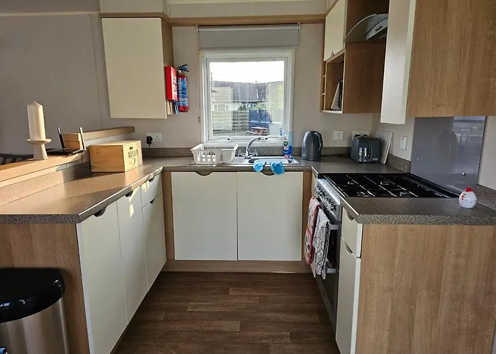 Caravan 4 - Cambrian Coast Caravan Park Borth