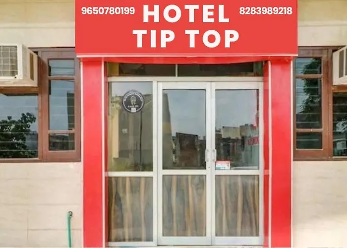 Hotel Tip Top -- Lpu Law Gate -- Family, Students, Couples Phagwara