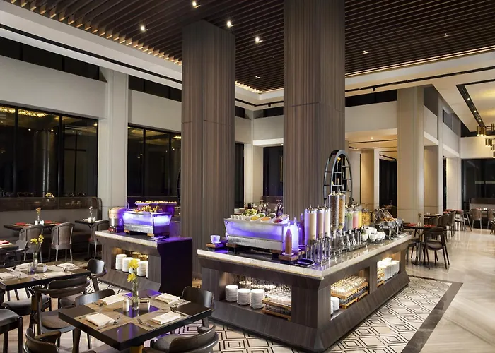 Hotel Santika Premiere Padang