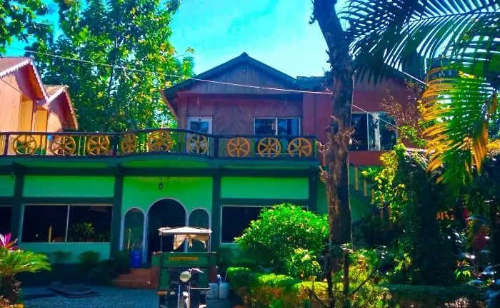 Akarshan Bono Bunglow Lataguri