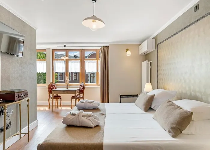 Cafe Rene Borgloon Bed and Breakfast
