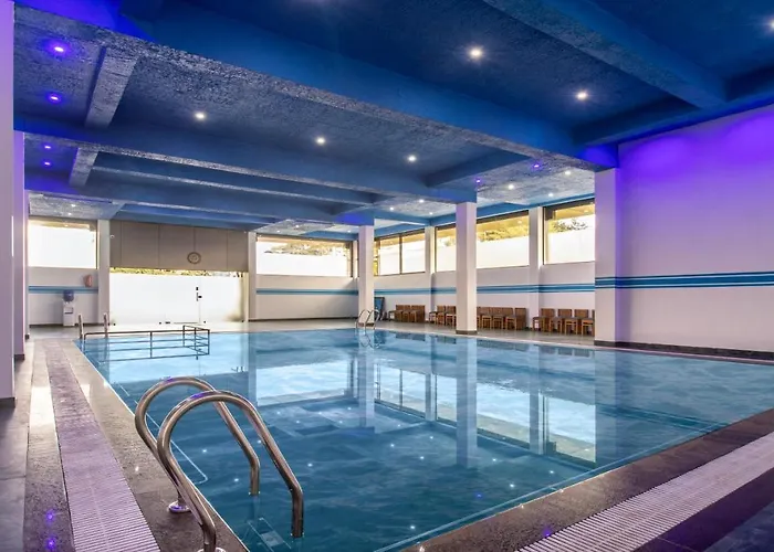 Treebo The Rove With Swimming Pool Madikeri