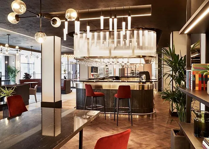 Radisson Red London Heathrow Hotel