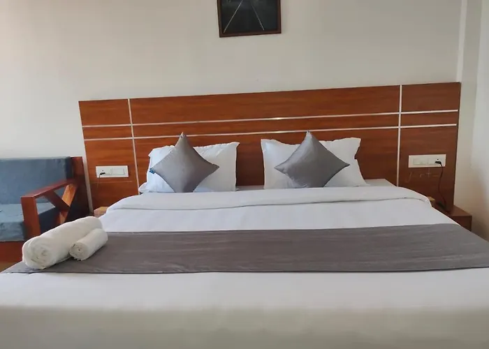 Burj Munnar Hotel Anachal