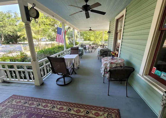 Lady Clare Room At Camellia Rose Inn Downtown Gainesville