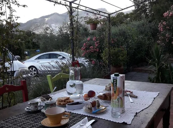 Il Nido Del Cuculo Bed & Breakfast Carrara