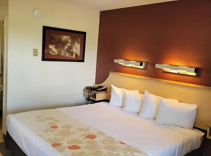 Red Oak Inn Southfield