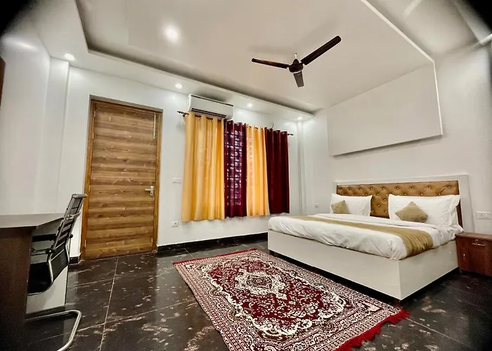 The Grand Suites 122 Ghaziabad