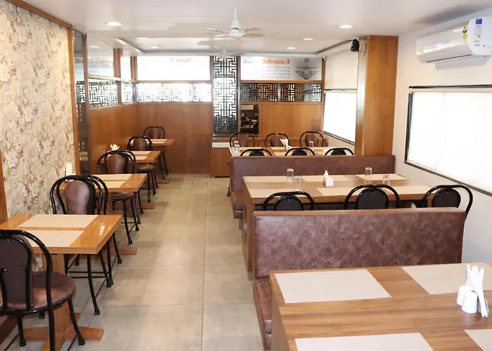 Hotel Holiday Pride Aurangabad 
