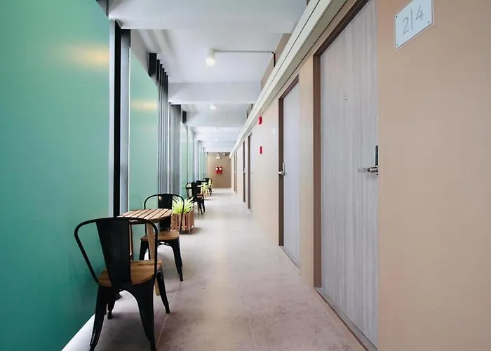 R 17 Living Hotel กรุงเทพมหานคร