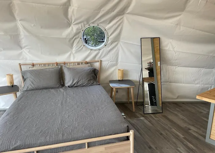 Canyon Rim Domes - A Luxury Glamping Experience!! Monticello
