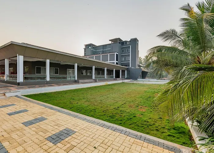 Hotel Aaradhya Adorer Kudal 
