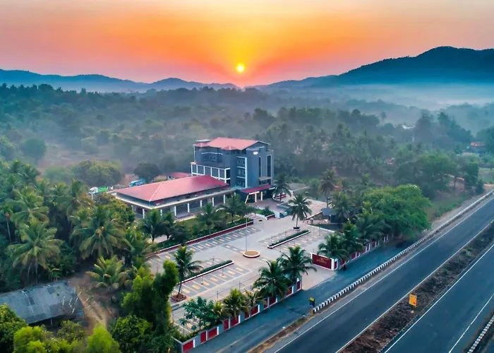 Hotel Aaradhya Adorer Kudal 