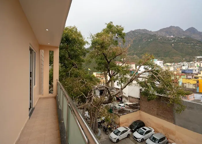 Hotel The Vaishvik Banganga Road Katra 